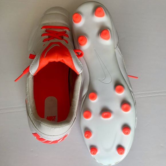 Athletic_Shoes